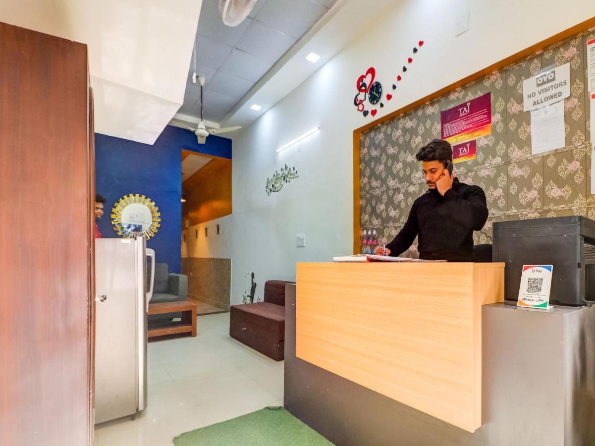 מלון ניו דלהי Oyo 74060 Taj Residency מראה חיצוני תמונה